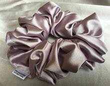 Load image into Gallery viewer, Scrunchies Satin